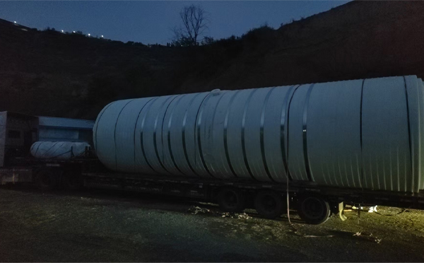 肃南圆桶运输途中