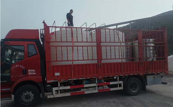 肃南立式运输桶安排发货现场